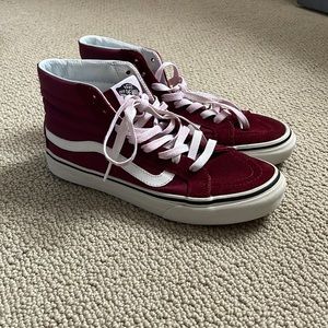 M6/W7.5 Vans Maroon Suede Sk8-hi